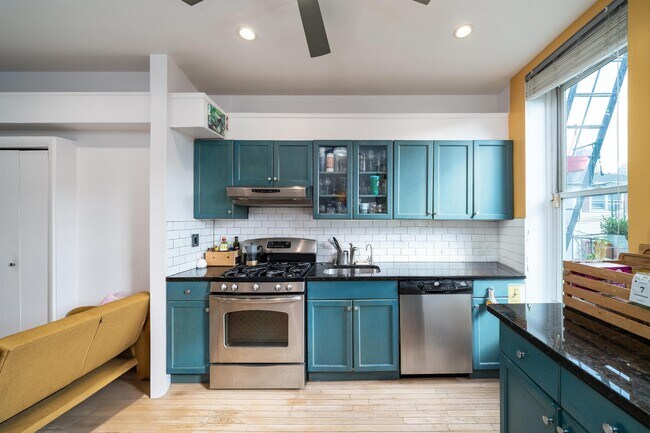 Building Photo - 201 Pavonia Ave