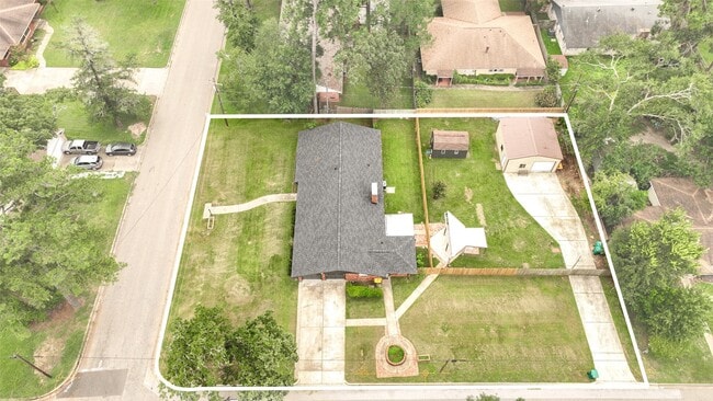 Building Photo - 1703 N Roberson St