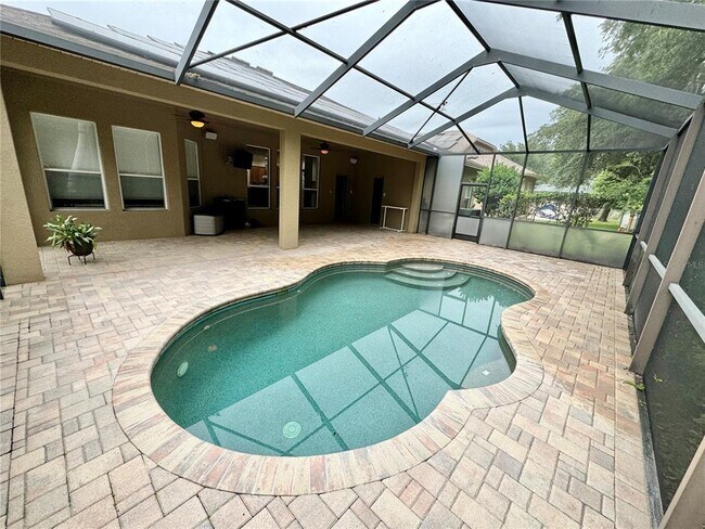 Building Photo - 7450 Ambleside Dr