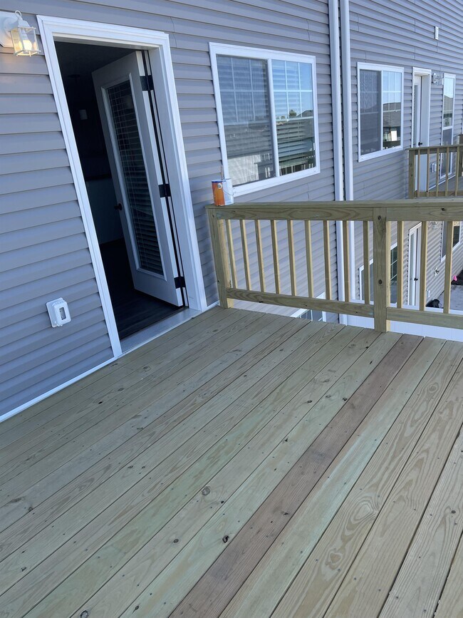 Building Photo - 9200 Peregrine Rd