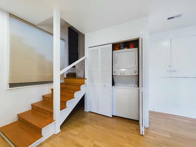 Building Photo - Beautifully remodeled studio downtown PG
