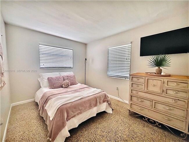 Building Photo - 9840 SW 165th Terrace