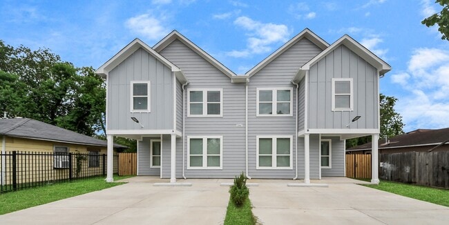 Building Photo - 5947 Southseas St