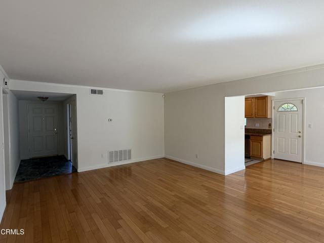 Building Photo - 868 Fairview Ave