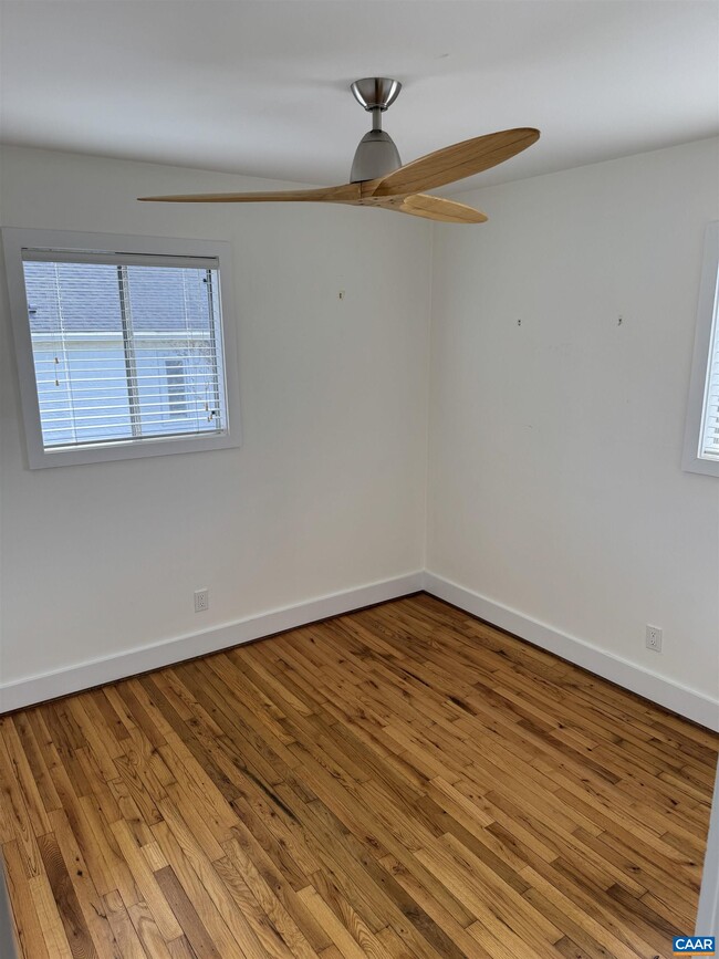 Building Photo - 402 Harris Rd