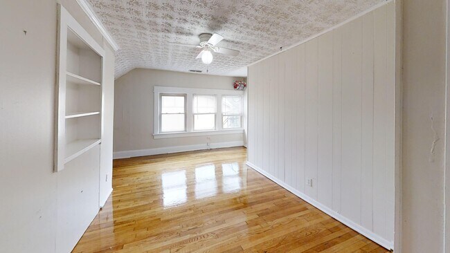 Building Photo - 58 E 12th Ave