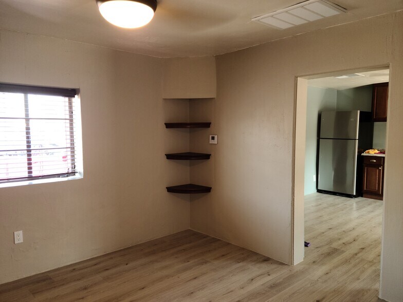 Front Room - 223 N San Pedro St
