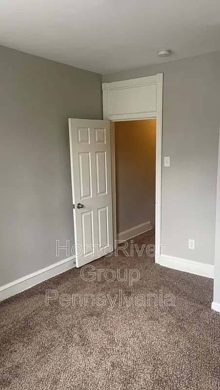 Building Photo - 544 N Wanamaker St