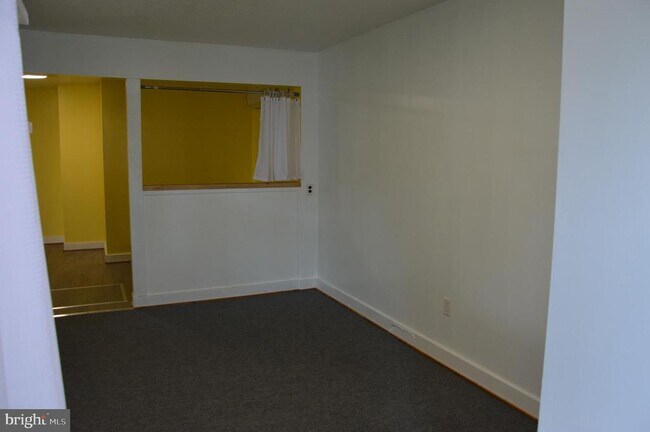 Building Photo - 448 Ridgeview Rd