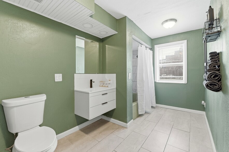 Building Photo - 4246 Nebraska Ave