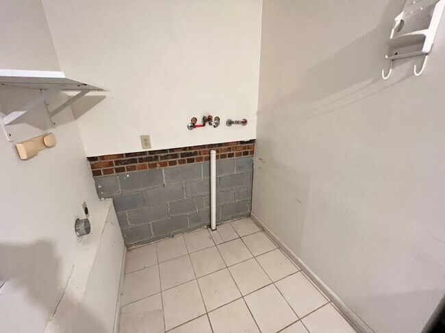 Building Photo - Quiet 3 bedroom cul-de-sac home in Rolling...