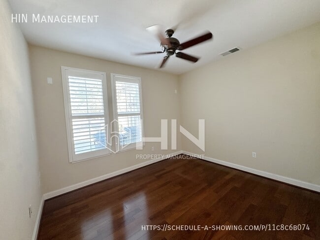 Building Photo - 1122 W Lagoon Rd