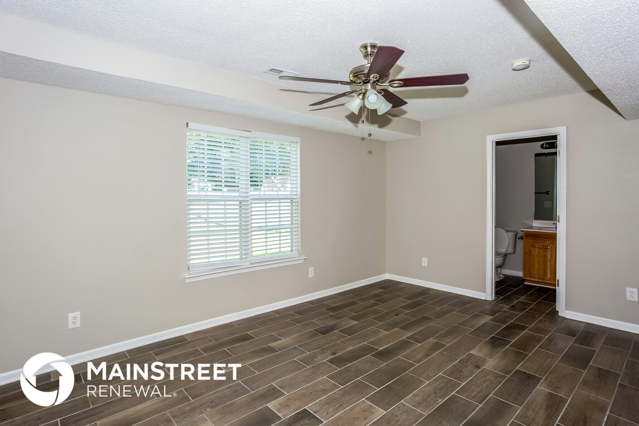 Building Photo - 436 Riverglen Dr NW