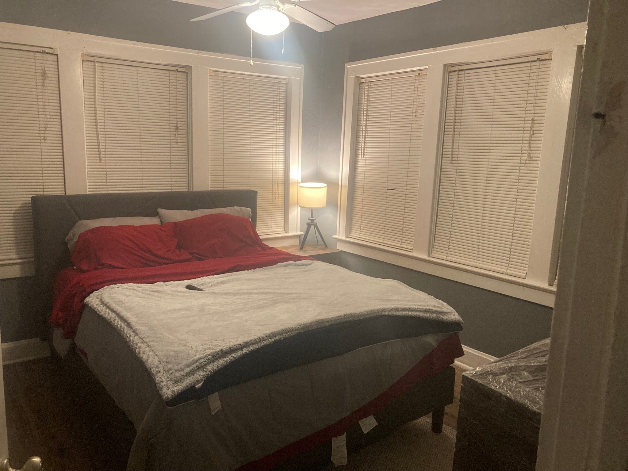 Building Photo - 5004 Euclid Ave