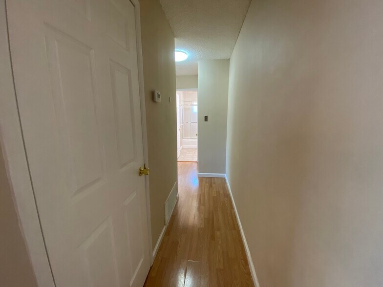 Building Photo - 2118 Peppertree Way