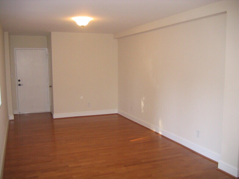 Building Photo - 223 N Dotger Ave