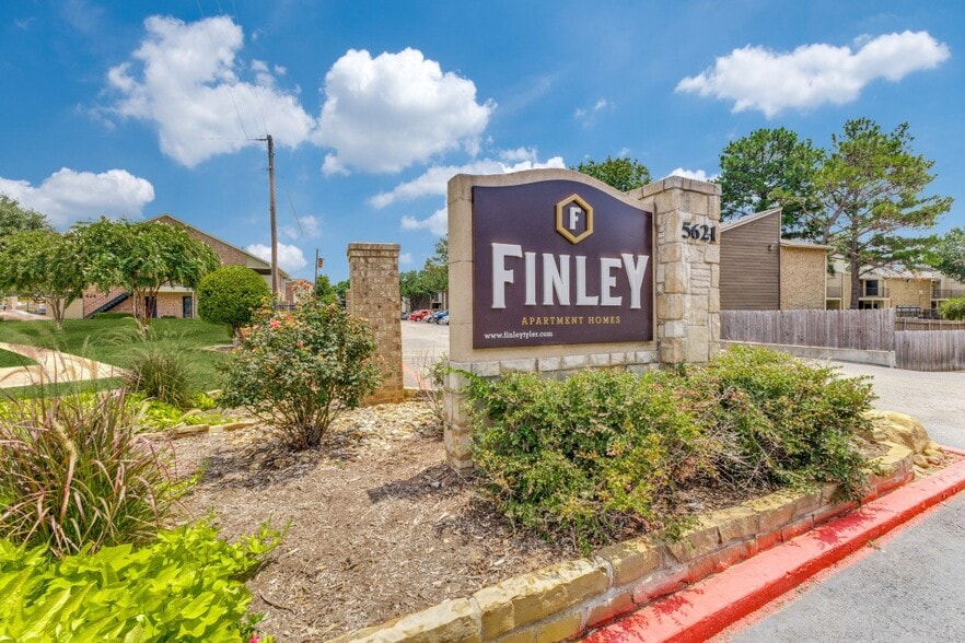 Finley Apartment Homes 5621 Old Bullard Rd Tyler TX 75703 Apartment