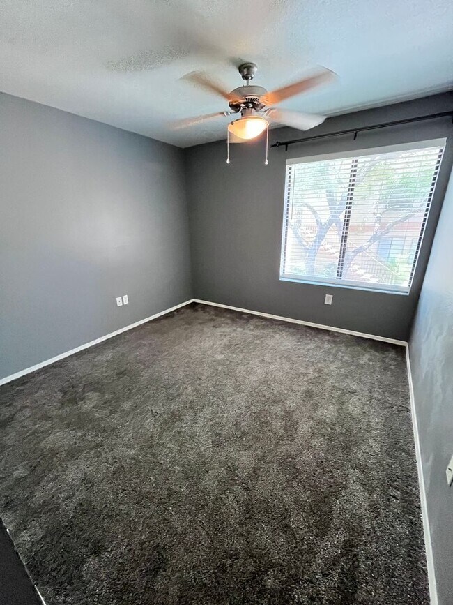 Building Photo - **FALL MOVE IN SPECIAL!**NE-3 bd/ 2bd Cond...