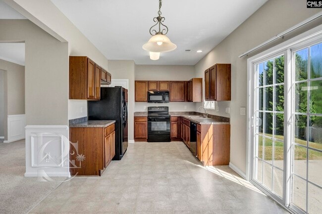 Building Photo - 211 Pinebluff Ct