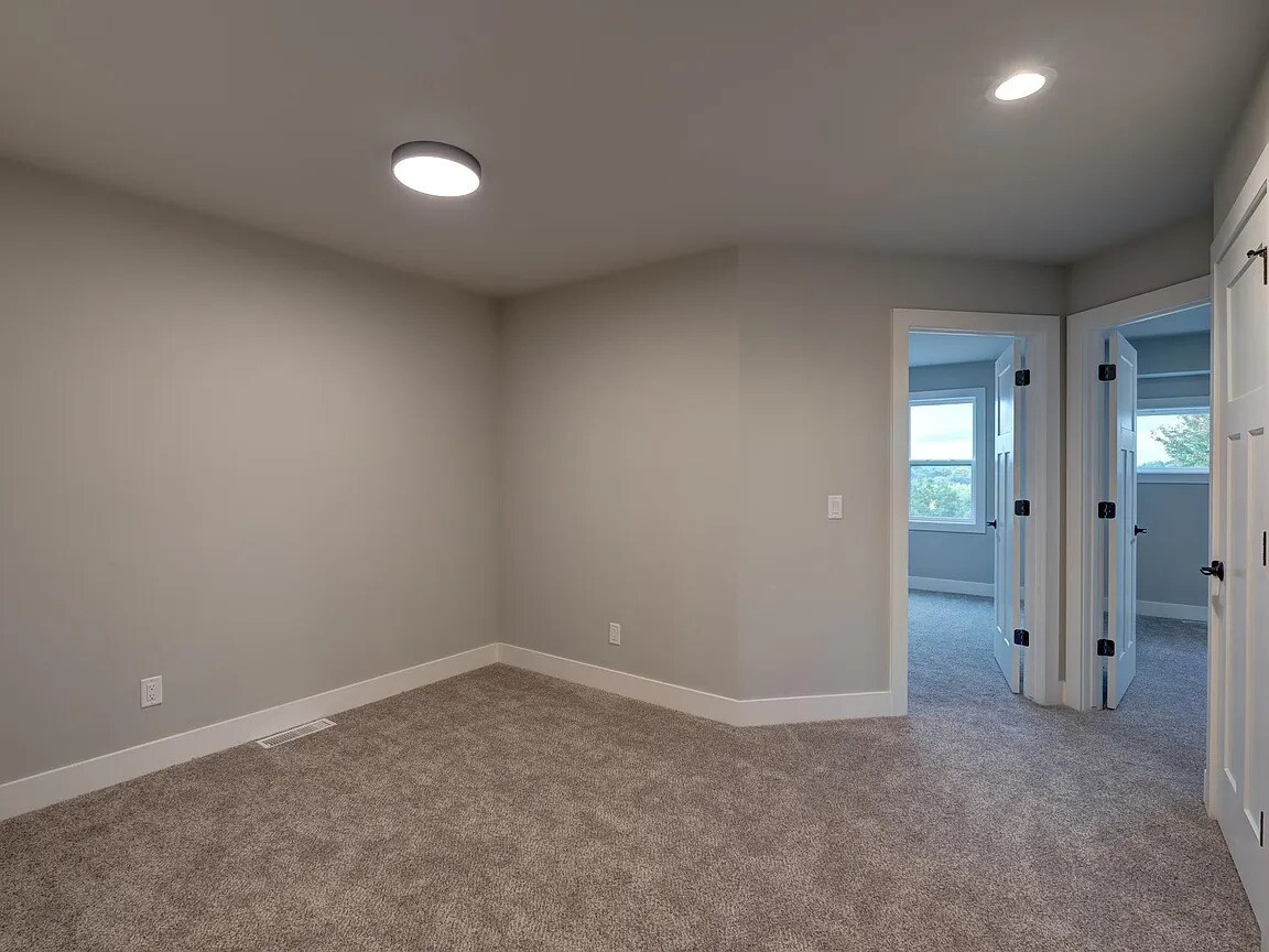 Building Photo - 115 Prairie Heights Dr