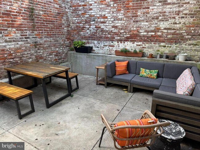 Building Photo - 1325 N Marston St