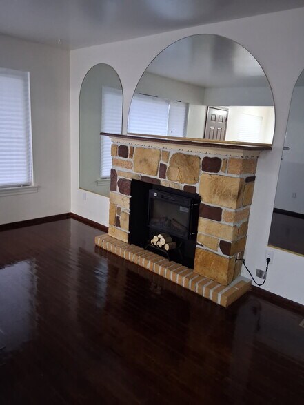 Livingroom with Electric Fireplace - 16154 Manor St