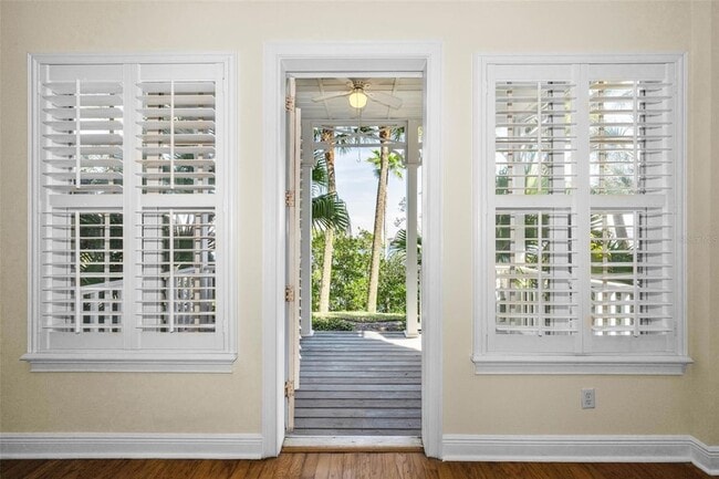 Building Photo - 924 Hemingway Cir