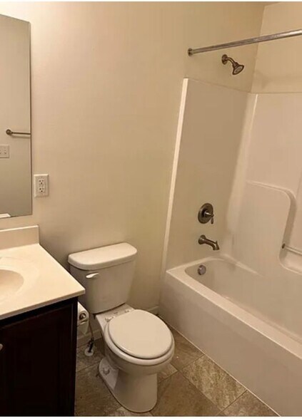 Building Photo - 455 Kentwell Dr