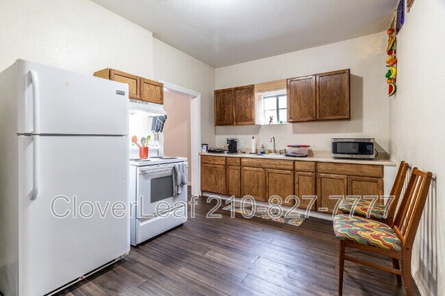 Building Photo - 1317 W French Pl