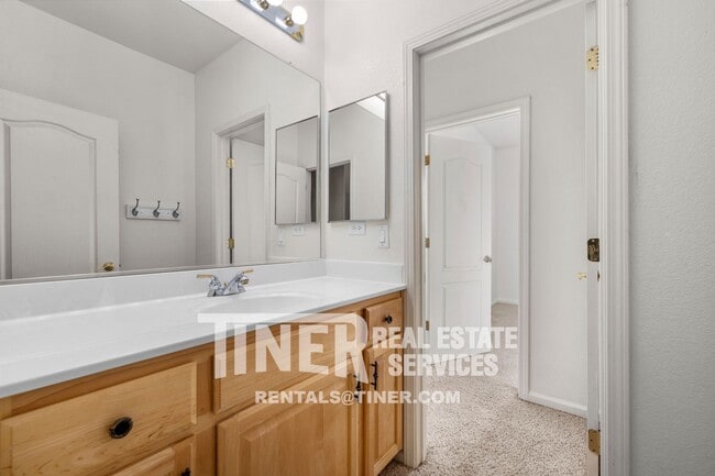 Building Photo - 6530 Aster Ct