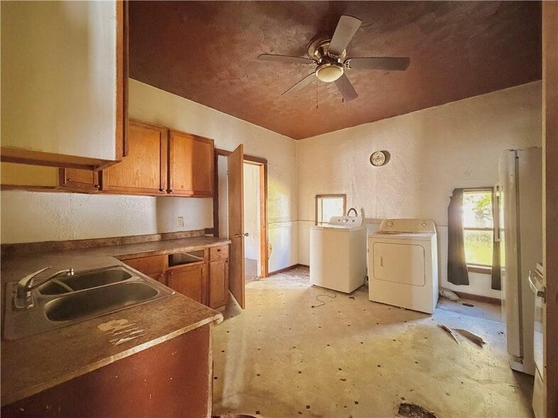 Building Photo - 1646 E Wood St