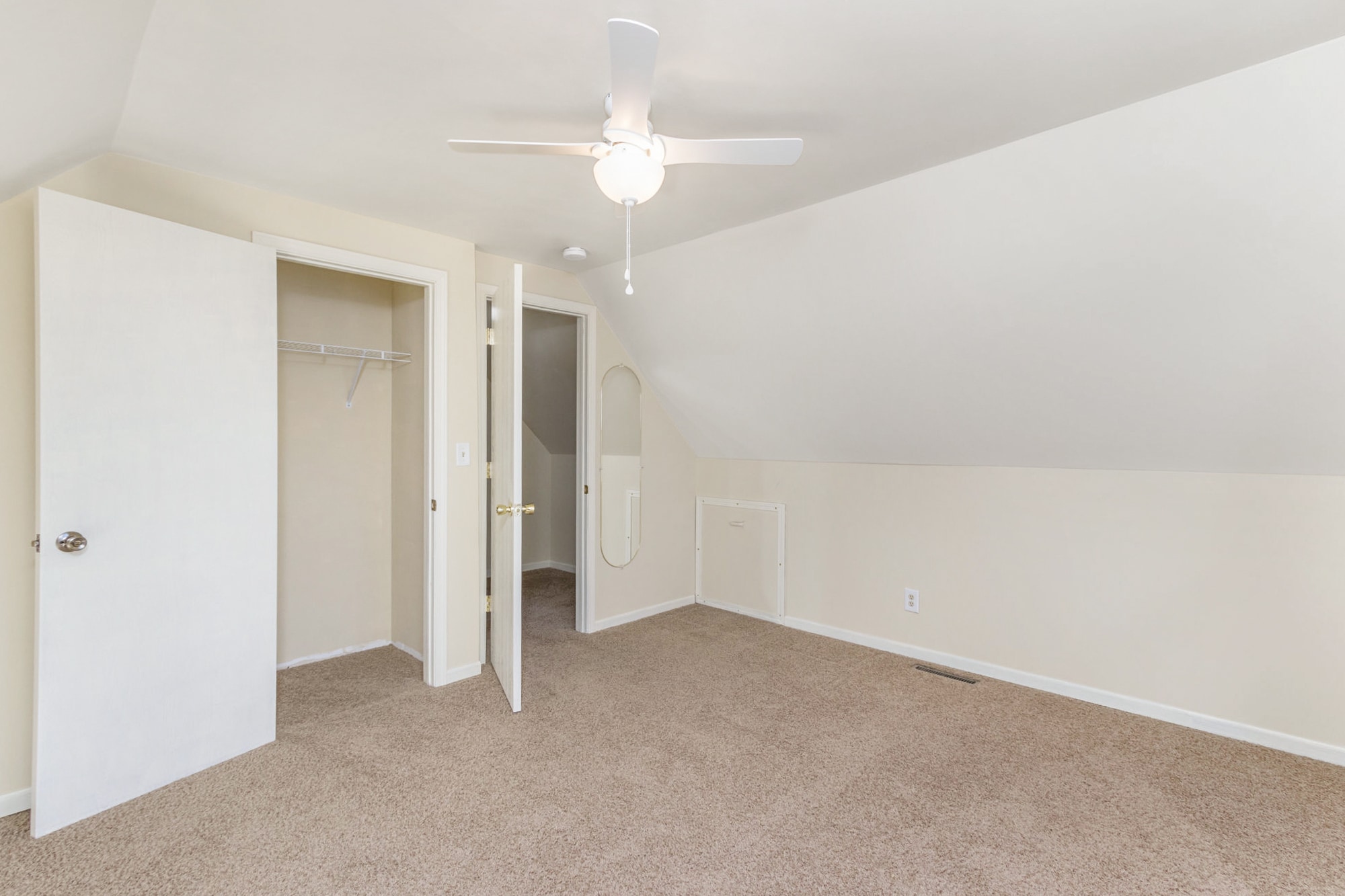 Building Photo - 1930 Center St W