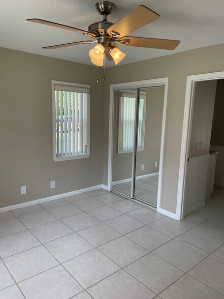 Master Bedroom - 8390 SE Camellia Dr