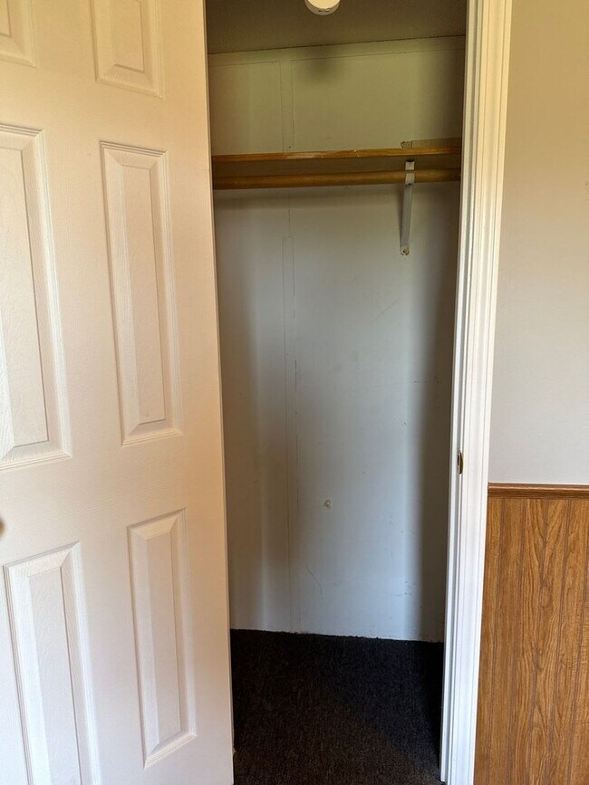 Building Photo - Peaceful 2-Bedroom Home with Scenic Views in Sparta