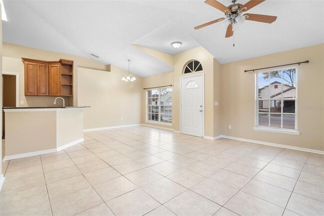 Building Photo - 7831 Hidden Hollow Dr