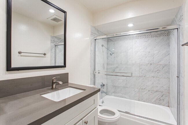 Interior Photo - West Knoll Plaza Apartments