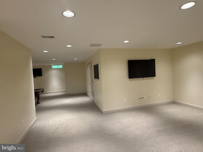 Building Photo - 1714 Hickory Hill Rd