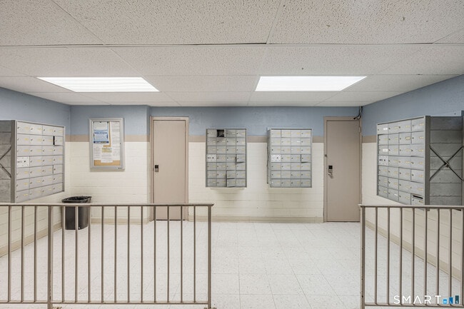 Building Photo - 80 Cartright St