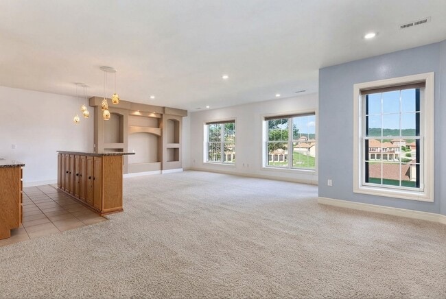 Building Photo - 185 Stoney Pointe Dr