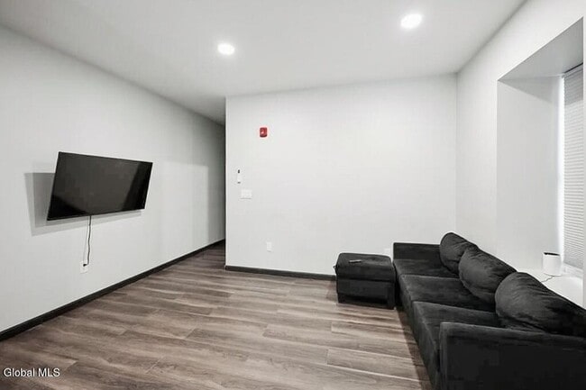 Building Photo - 1368 Central Ave