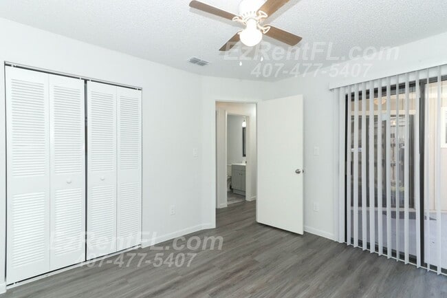 Building Photo - Summer Special! Charming 2 Bed/2 Bath Vill...