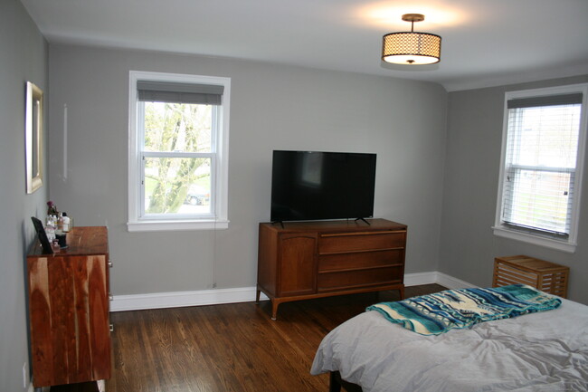 Building Photo - 185 Norman Cir