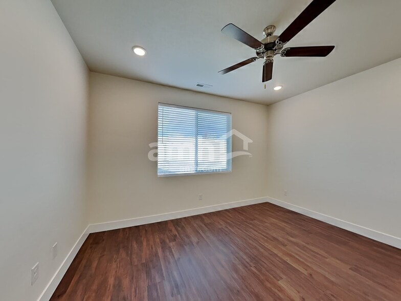 Building Photo - 9300 W Bowie St