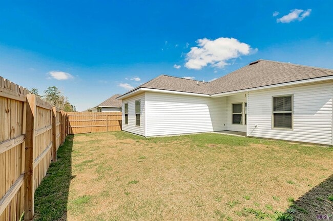 Building Photo - 28307 Moreau Dr