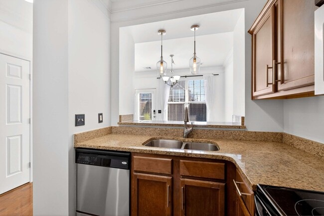 Building Photo - 2310 Elliott Ave