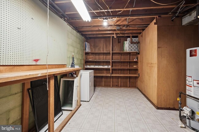 Building Photo - 8501 Canterbury Dr
