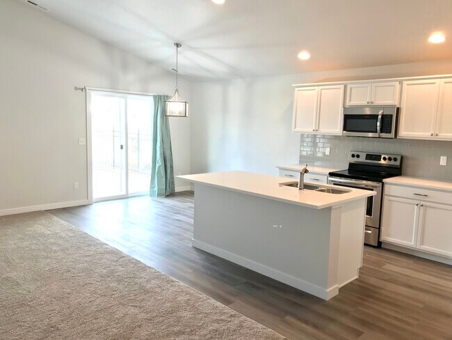 Building Photo - 282 S Sunset Point Way