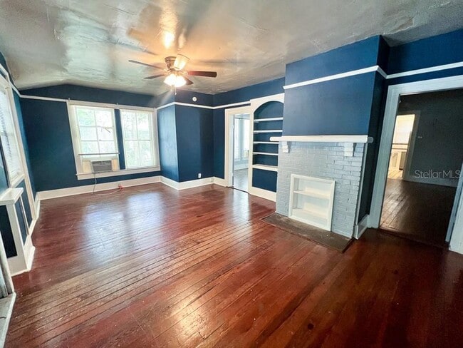 Building Photo - 312 NE 2nd Ave