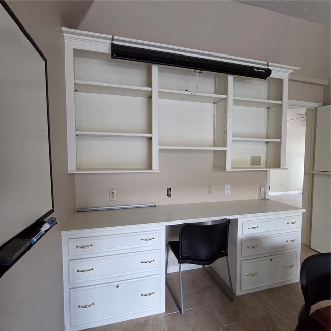 Building Photo - 14343 Torrey Chase Blvd