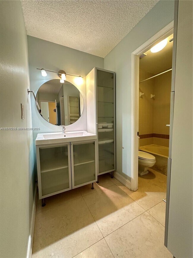 Building Photo - 18151 NE 31st Ct